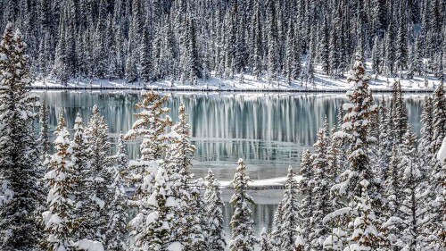 FrozenLakeBanff 1920x1080